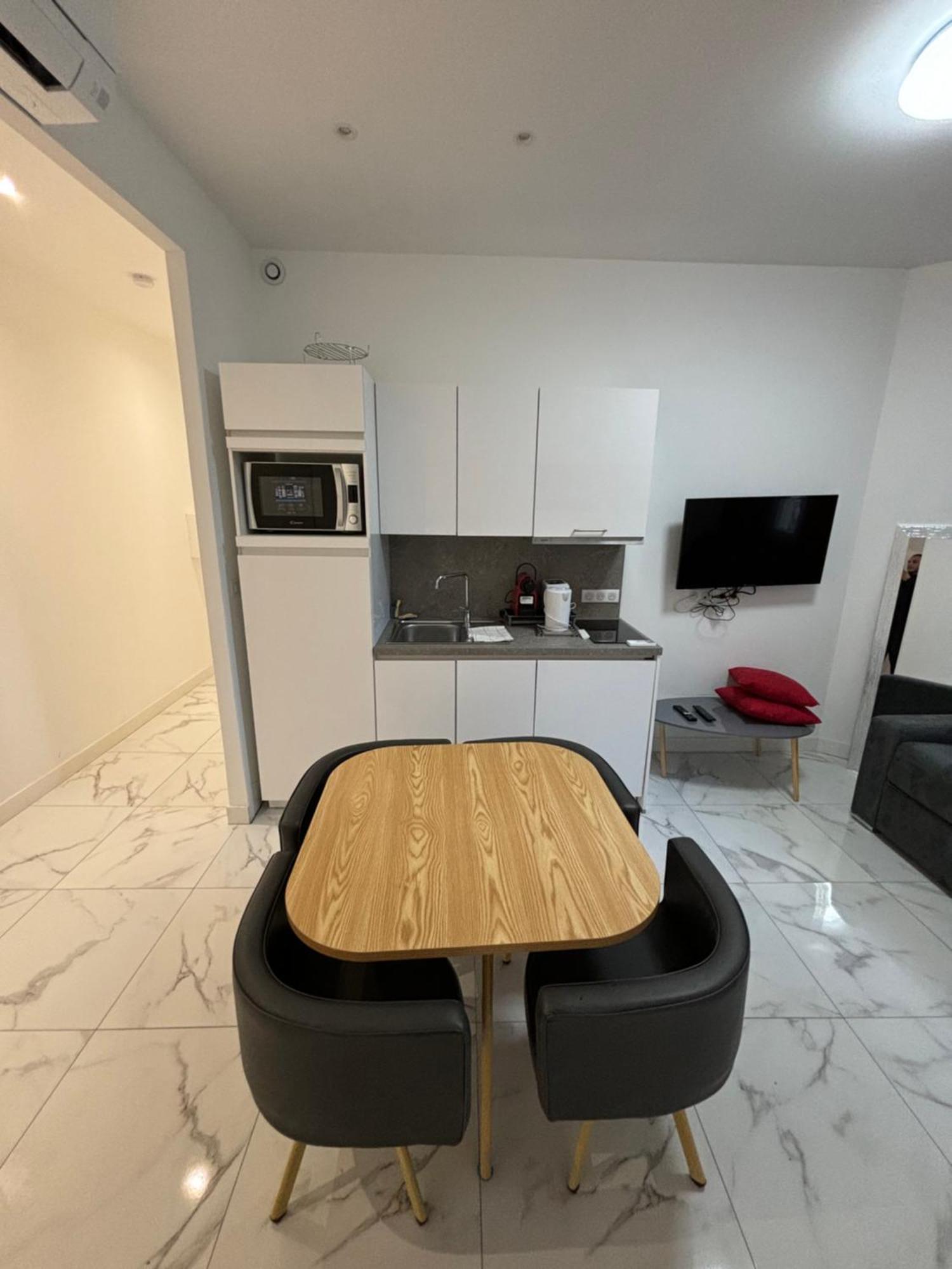 Appartement 4 Couchages Idealement Place Promenade Des Anglais / Cours Saleya Niza Exterior foto